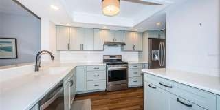 Charming 2BR Condo in Saint Petersburg Gallery 9