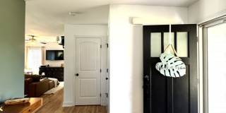 Minutes to the Beach! Conveniently located between Jacksonville & Wilmington Gallery 4