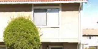 Very Clean 2 bedroom 1.5 bath Townhome; Garbage included! Gallery 1