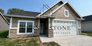 Beautiful 2 Bedroom house w/ vaulted ceilings! $2200 Gallery 1