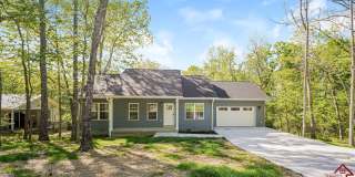First Month's Rent FREE! Your Lakeside Oasis Gallery 1