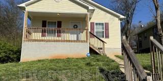 2419 E Glenwood Ave Gallery 1