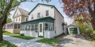 4-Bed Farmhouse Minutes from UVM Campus (30 Chase St) Gallery 1