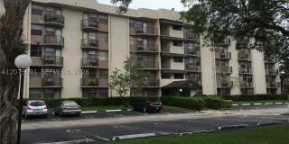 2771 Riverside Dr Gallery 1