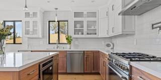 High-End Westside Rental on Washington Pl Gallery 6