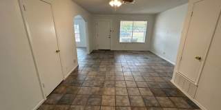 **APPLICATION RECEIVED** *MOVE IN SPECIAL* Tucked Away on a Cul-de-Sac | 3-Bedroom San Antonio Home! Gallery 8