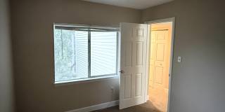 Spacious 3 Bedroom Condo- RENT TODAY & SAVE! Gallery 17