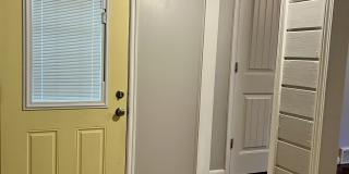 107 N Gillette Ave Gallery 6