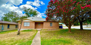 Charming 3/2 Home Gallery 1