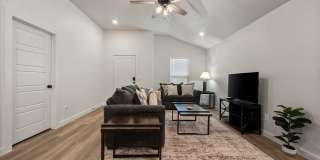 2505 Kenwood Avenue Gallery 4