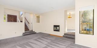 Redmond 3 Bedroom 1.5 Bath Garage Duplex Gallery 4