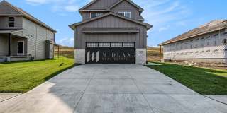 Brand New Bennington Home! Gallery 1
