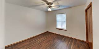 A Very Beautiful and Spacious 3 Bedroom Home in Mustang School District Gallery 10