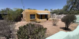 Central Tucson charming historic adobe home Gallery 1