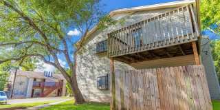 Spacious 4-plex in Central Location Gallery 19