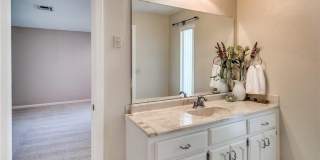 1533 Glenbrook Drive Gallery 28