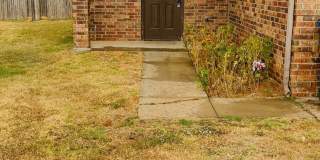 3br 2ba duplex with 2 car garage! Gallery 1