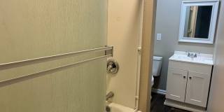 Newly Remodeled 2 Bed/1 Bath Home! Gallery 5