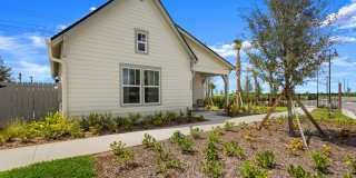 The Cottages Tradition Gallery 9