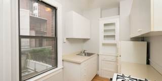 Charming Logan Circle Condo | Studio | 1 Bath | 450 Sf Gallery 6