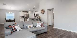Gorgeous Three Bedroom in Towne Park Estates Gallery 12