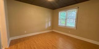 3BR/3.5BA plus bonus Full-Brick Ranch with Walkout Basement & Boat Slip Gallery 12