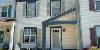 Quaint Waterfront Townhome in Beautiful Monroe's Landing Gallery 1