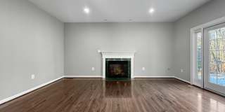 214 W LOCUST Street Gallery 15