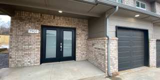 Brand New 3 Bed 2.5 Bath Duplex Includes Office Space (See Contact Info Below) Gallery 1