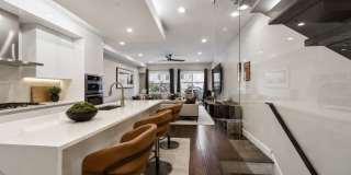 Philly Magazine-Featured Luxury 3 Bed Condo with Huge Roof Deck & Skyline Views Gallery 14