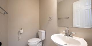 Room in 5 Bedroom Home at Feldspar Way Gallery 8