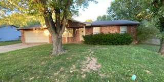 Large 4 Bedroom/3 Bath House with Basement! Gallery 3
