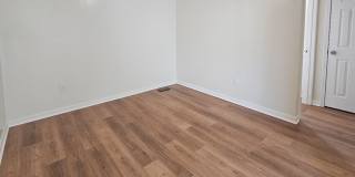 Knoxville 37921 - 3 bedroom, 2 bath Duplex - Contact Ryan Fogarty 865-333-4840 Gallery 13