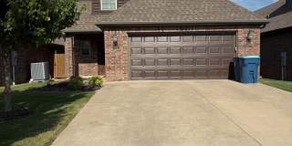 BEAUTIFUL HOME IN GREAT LOCATION! Gallery 1