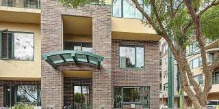 Charming 2BR Townhome in Phoenix Gallery 1