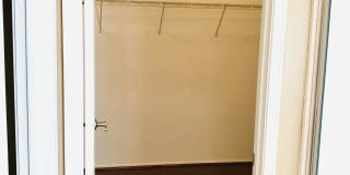 27540 Canterbury Street Gallery 32