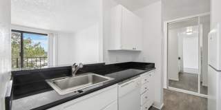 Lakewood Apartments at Lake Merced Gallery 28