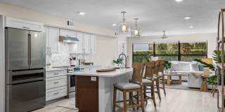 ***Ask about the TWO WEEKS FREE**LUXURY STUNNING REMODELED FURNISHED 3 BEDROOM\2 BATH CONDO FOR RENT IN HIGHLY-DESIRED PARK SHORE NAPLES ** Gallery 9