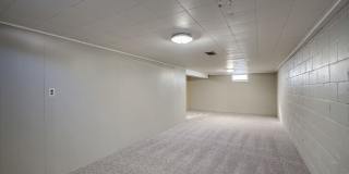 2 Bedroom With Oversized Garage & Prime Location Near 90th & Blondo!! Gallery 20