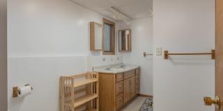 Vintage Charm Meets Modern Comfort in Fairbanks! Gallery 23