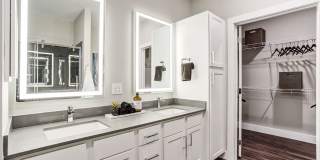 Icon at Hardin Valley Gallery 21