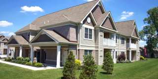 Deer Lakes Apartments Gallery 1