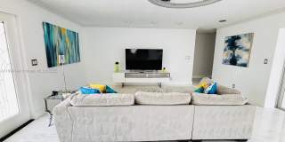 2321 SE 15th St Gallery 22