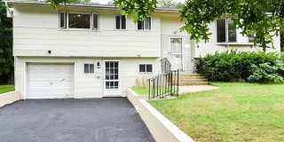 4 Lauren Avenue S Gallery 1