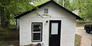 702 1/2 N Cleveland Ave Gallery 1