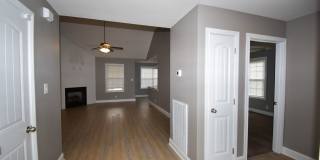 3 Bedroom Pet Friendly Home For Rent in Chalet Hills! Gallery 4
