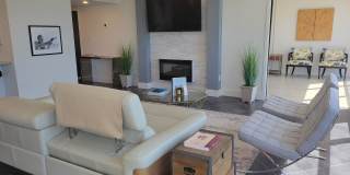 Beautifully renovated 2/2 condo downtown Sarasota with view of Bay! Gallery 16