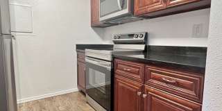 Beautiful 2 bed with private patio and outdoor space Gallery 3