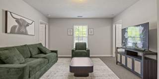 FULLY FURNISHED EXCLUSIVE SHORT AND MIDTERM RENTAL ONLY! Gallery 1