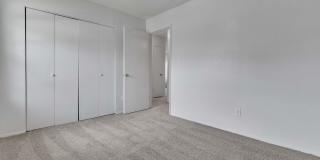 Cute 2 Bed 1 Bath Unit in Quiet Fourplex Gallery 9